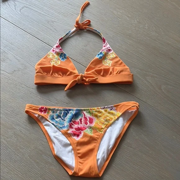 VS 2 pieces swimsuit , size M - Picture 1 of 4